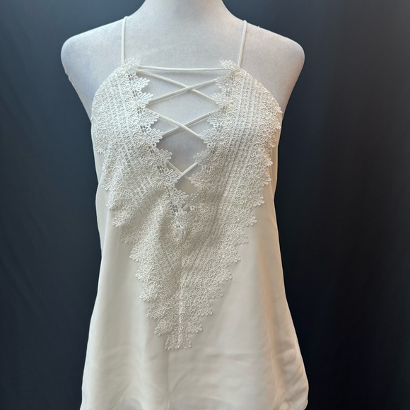 Wayf Tops - Wayf White Lace-Trim Crisscross Front Camisole Top S